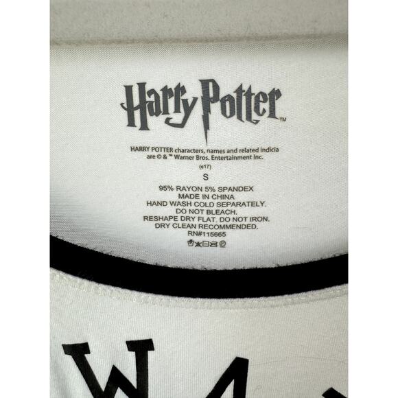 Harry Potter Hogwarts Alumni Raglan Tee – Black & White – Women’s Small - Picture 4 of 6